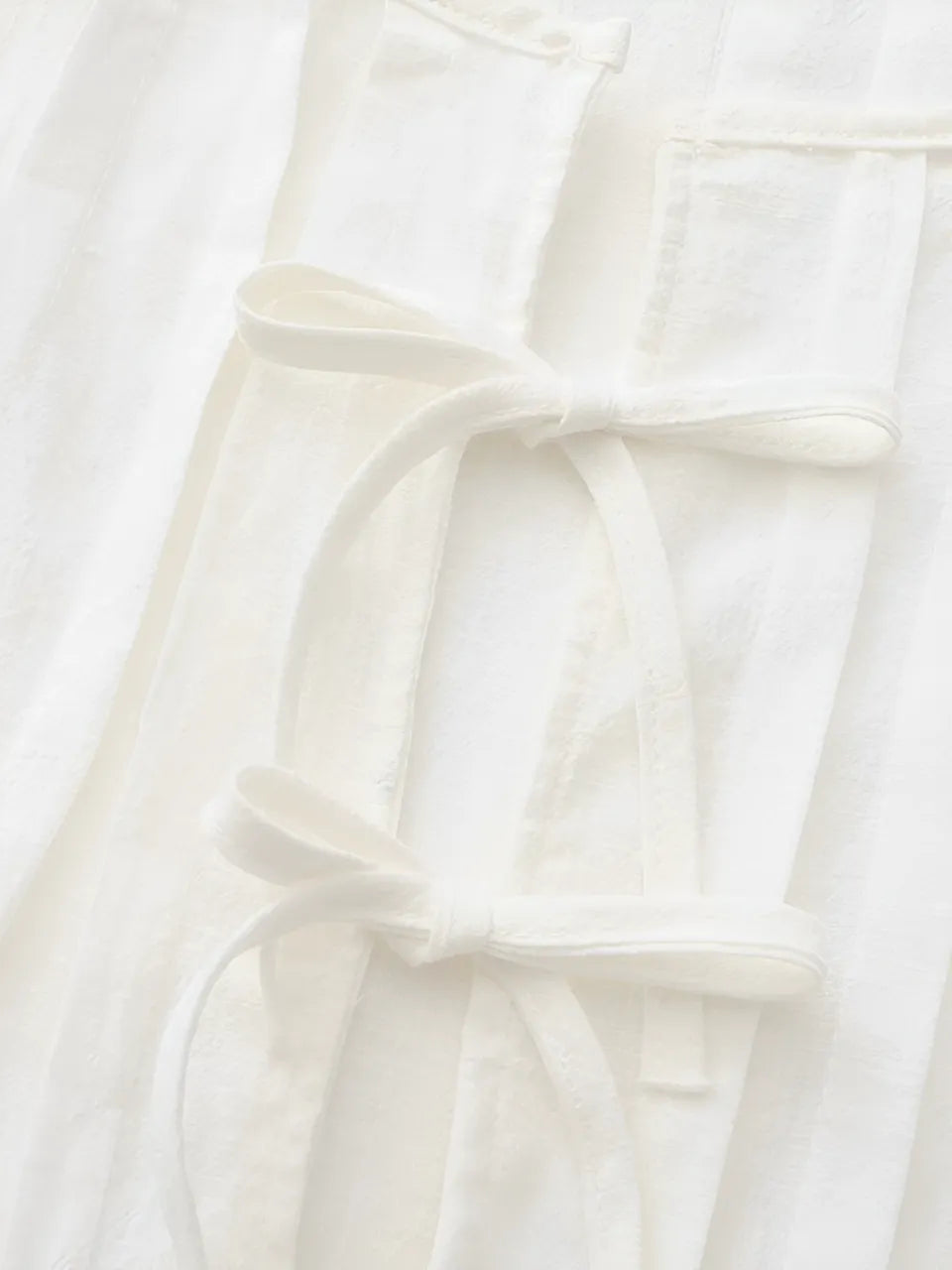 Conjunto Femenino con Blusa de Amarre Frontal Plisada y Falda Larga con Cremallera - Evie