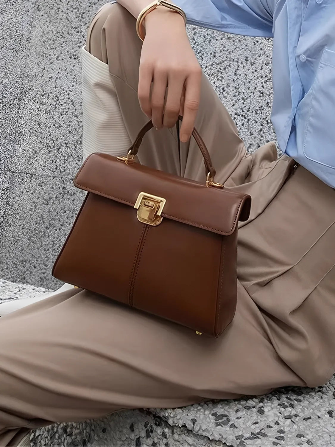 Bolsa Femenina de Cuero Bandolera con Paño Decorativo y Asa de Hombro Elegante - Lena