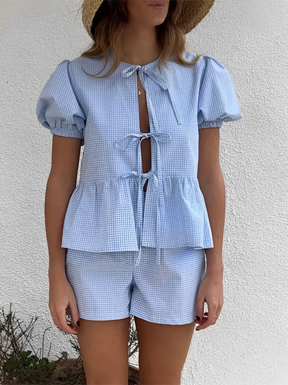 Conjunto Femenino a Cuadros con Blusa de Amarre Frontal y Manga Abullonada y Pantalón Corto con Cintura Elástica - Cassie