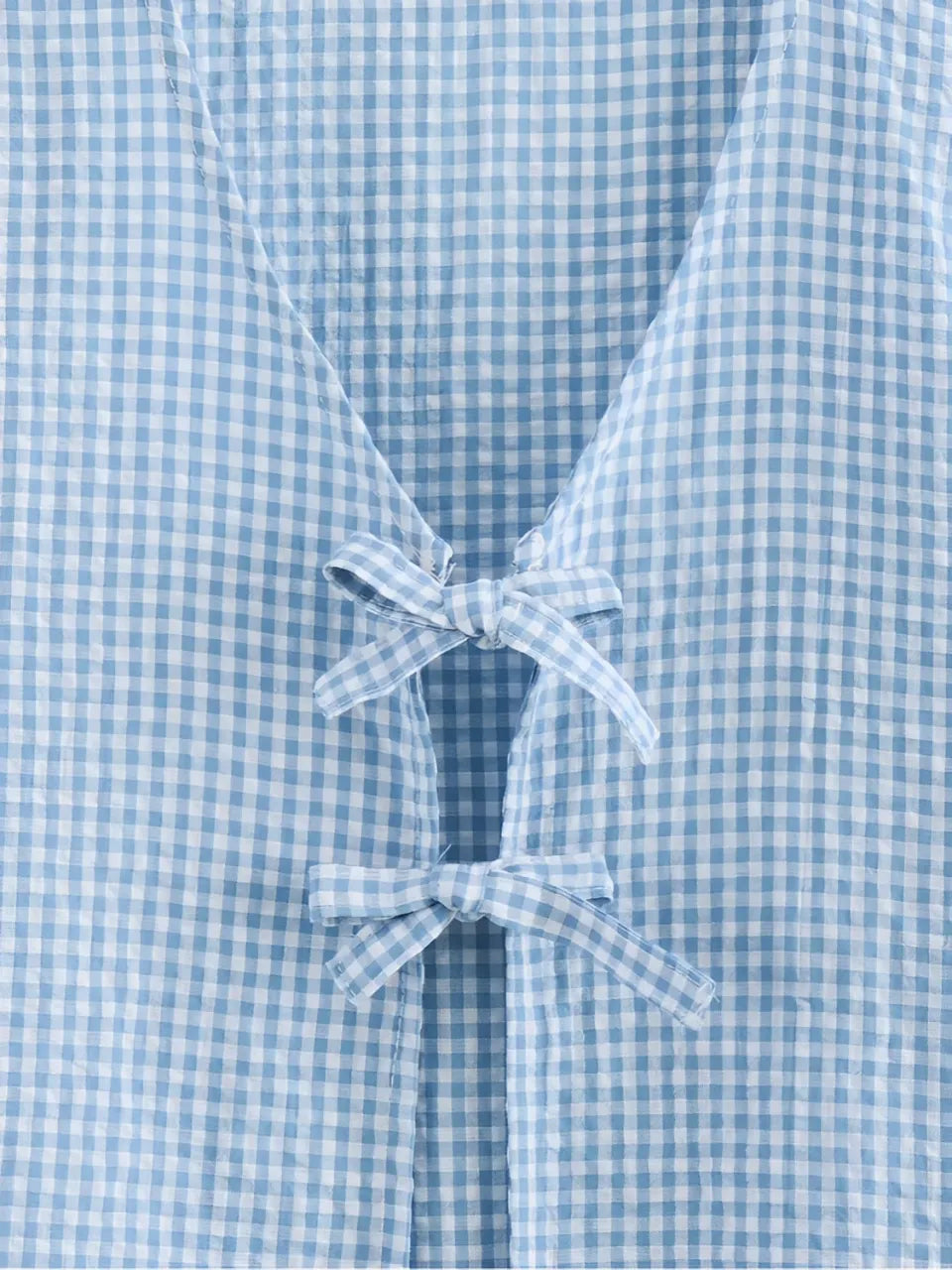 Conjunto Femenino a Cuadros con Blusa de Amarre Frontal y Manga Abullonada y Pantalón Corto con Cintura Elástica - Cassie