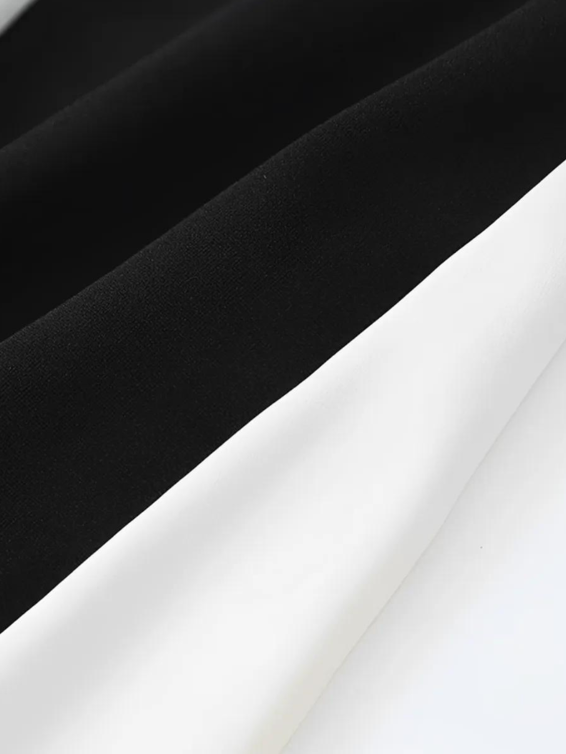 Vestido Femenino Largo con Escote en Corazón, Tirantes Finos y Corsé Ajustado - Celine