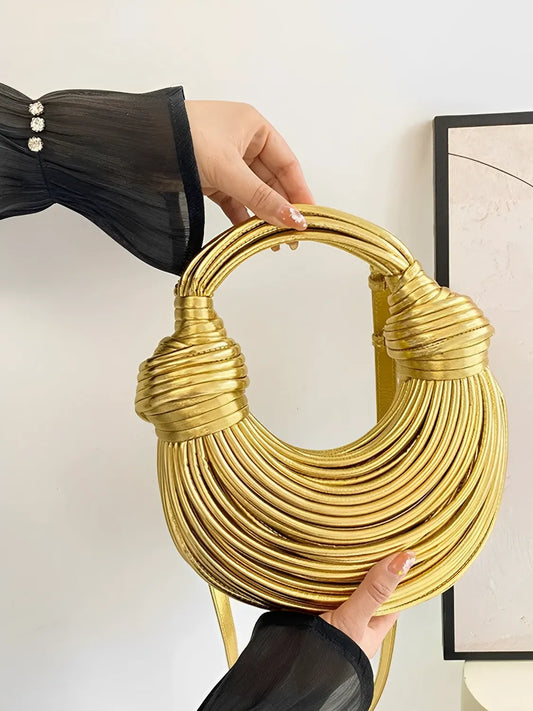 Bolsa Femenina Clutch de Mano con Detalles en Cuerdas y Nudos - Crada