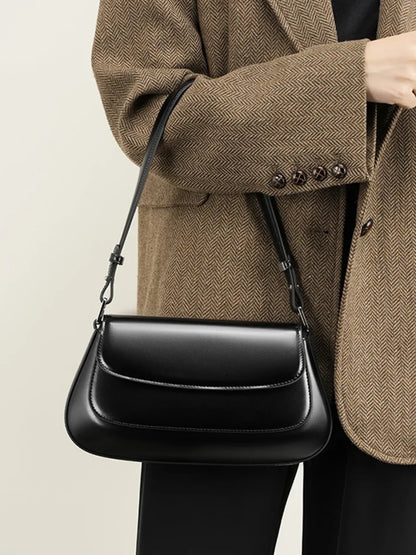 Bolsa Femenina Baguette de Hombro en Cuero con Asa Ajustable - Briana