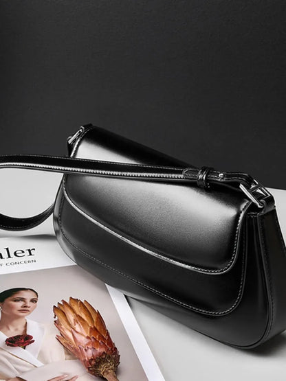Bolsa Femenina Baguette de Hombro en Cuero con Asa Ajustable - Briana