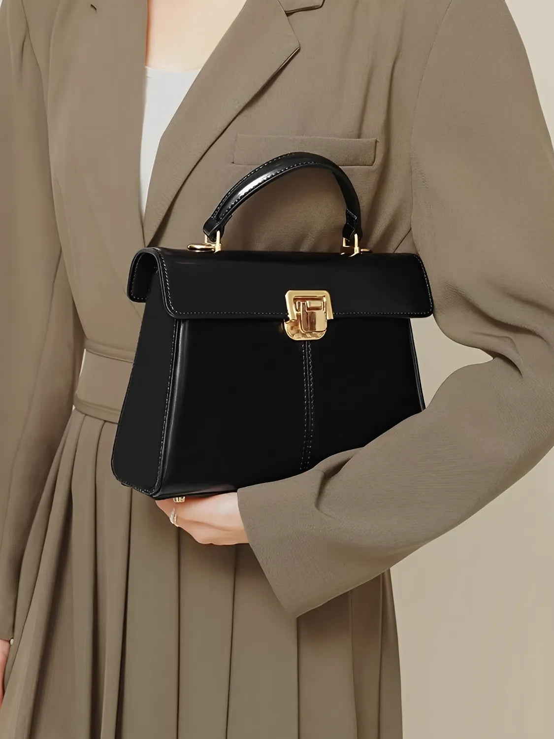 Bolsa Femenina de Cuero Bandolera con Paño Decorativo y Asa de Hombro Elegante - Lena